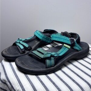 Teva Women's Terra Fi 4 sport sandals size 8